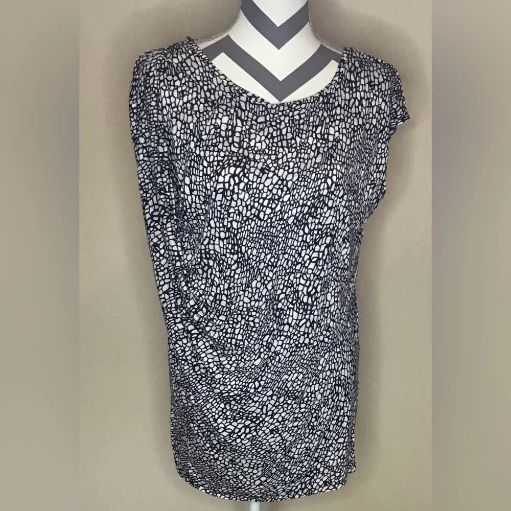 Apt 9 Sleeveless Black and White Patterned Women's Top - Picture 1 of 12